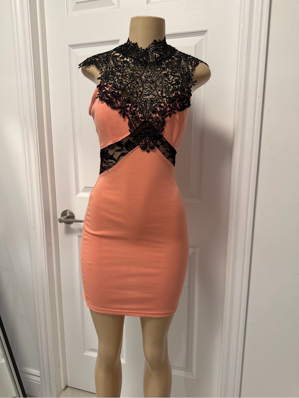 Women's Peach Lace-Accent Bodycon Dress
